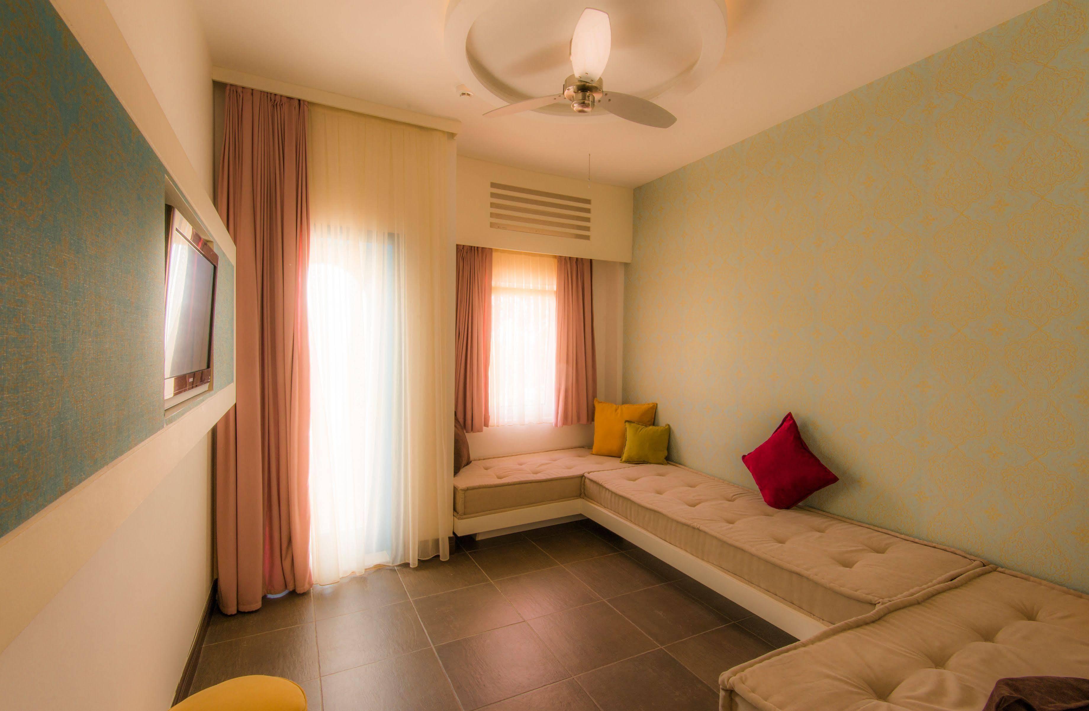 La Local Yalikavak Hotel Bodrum Exterior photo